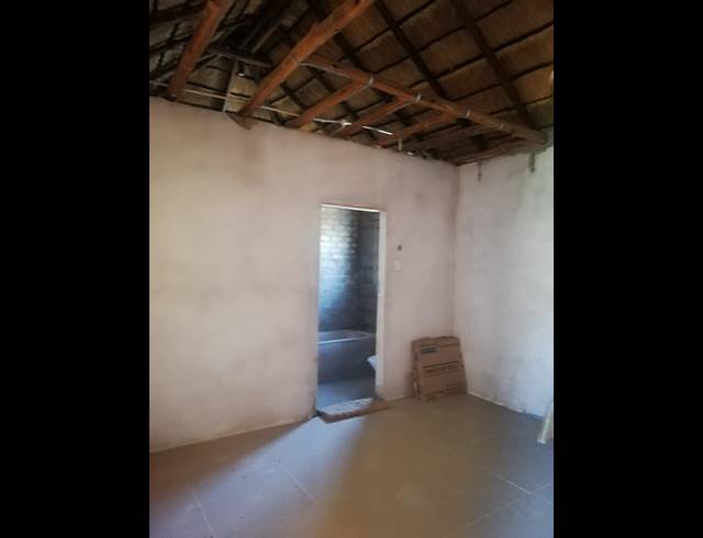 2 BEDROOM FREESTANDING FOR SALE IN EMONDLO UNIT B